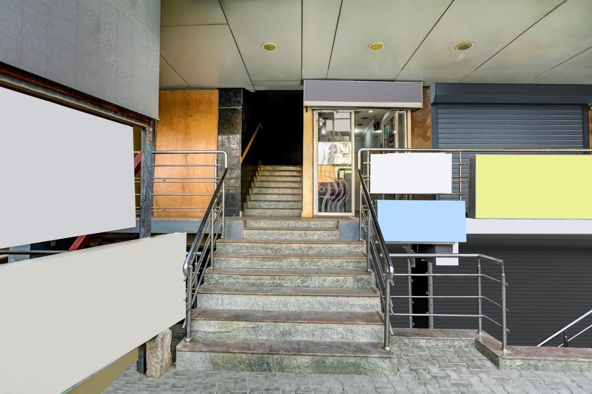 Hotel O Royal Rooms Bangalore Exterior photo